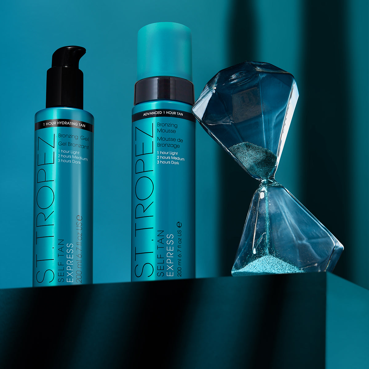 St.Tropez Self Tan Express Advanced Bronzing Mousse – getöntes Selbstbräuner-Mousse mit individuell anpassbarer Bräunung nach 1–3 Stunden