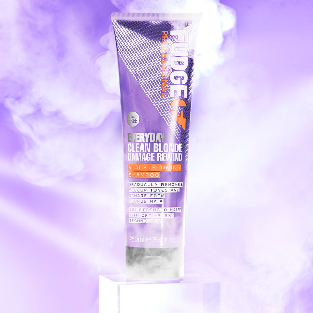 Fudge Everyday Clean Blonde Damage Rewind Shampoo – sanftes violettes Shampoo zur täglichen Neutralisierung von Gelbstich in blondem Haar